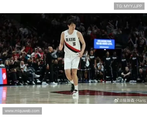 杨瀚森展现强大内线统治力持球背身单打转身上篮轻松得分