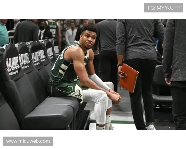 字母哥表现出色却难掩球队疲态14投9中贡献22分8篮板3助攻1盖帽